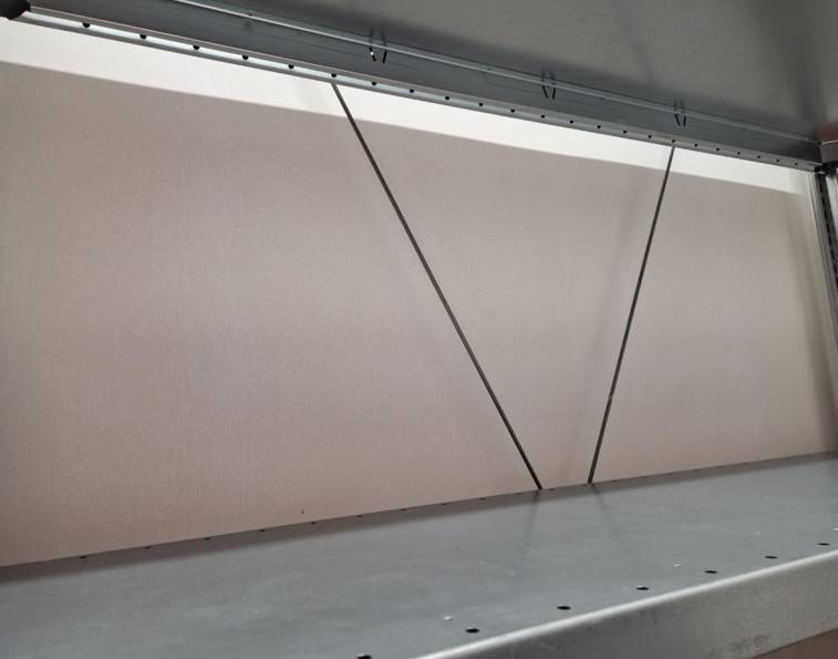 sprzątanie regałów