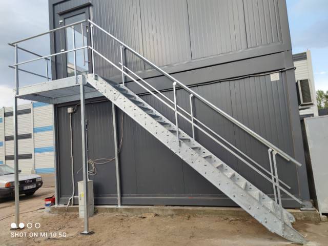 Metalowe schody zewnętrzne ocynk