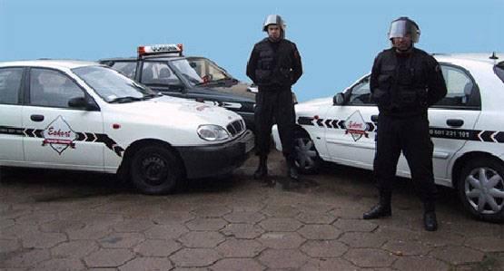 pracownicy agencji ochrony Eskort