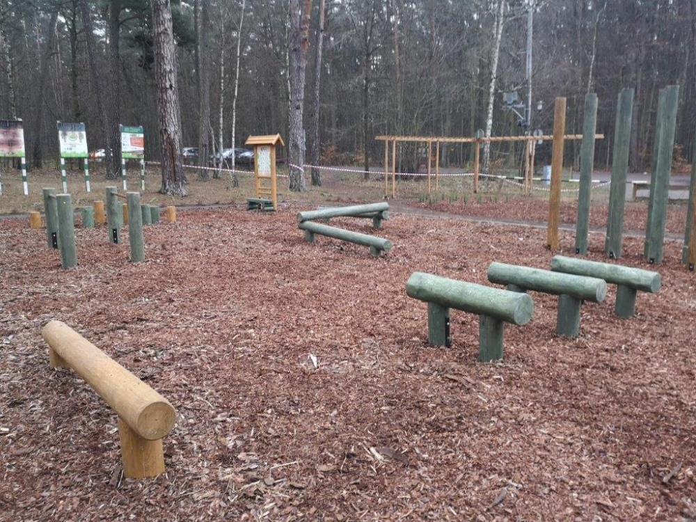 certyfikowany plac zabaw, wyposażenie placów zabaw, urządzenia edukacyjne na plac zabaw