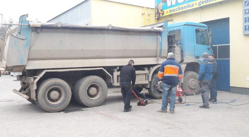 mechanik samochodowy