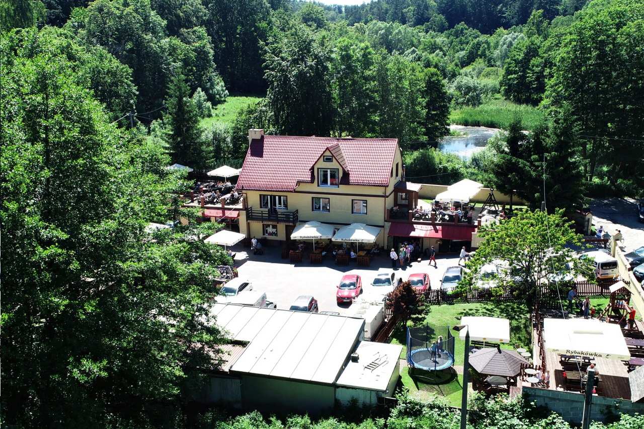 restauracja z zewnątrz