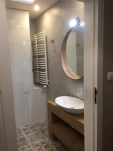 apartament z łazienką