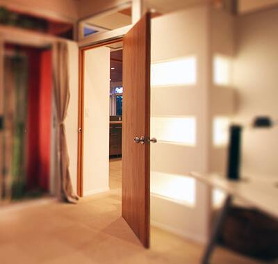 montaż drzwi wewnętrznych