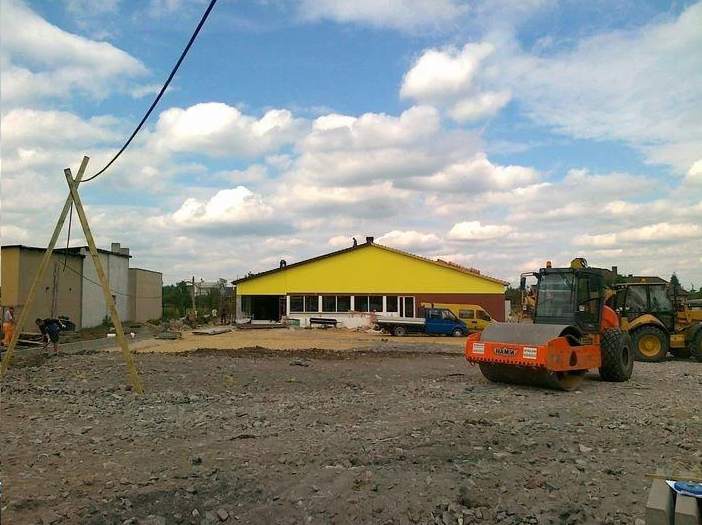 budowa sklepów handlowych