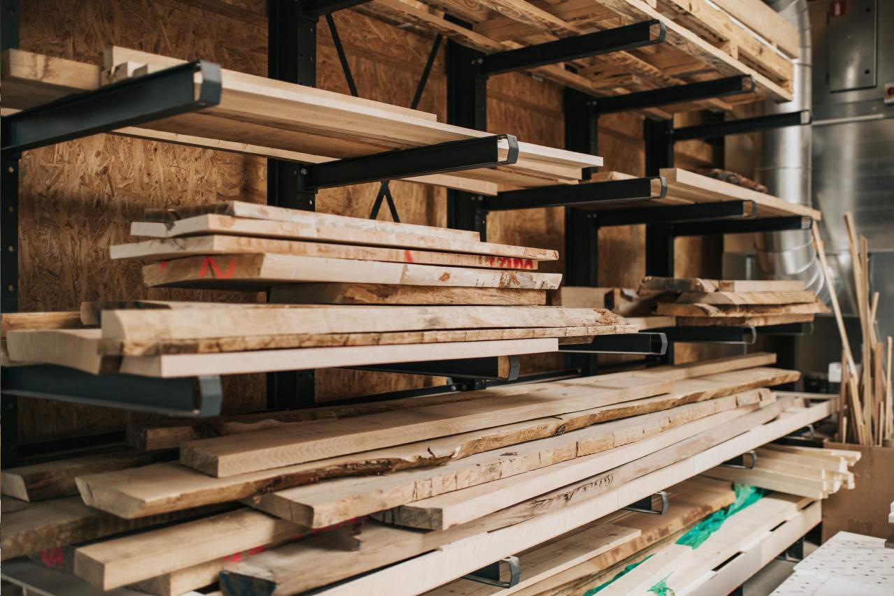 drewniane elementy stolarki budowlanej