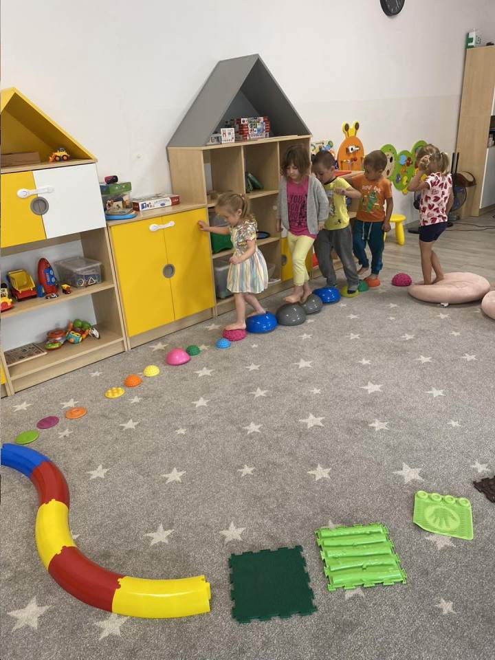 przedszkola, opieka nad dziećmi, dzienna opieka nad dziećmi