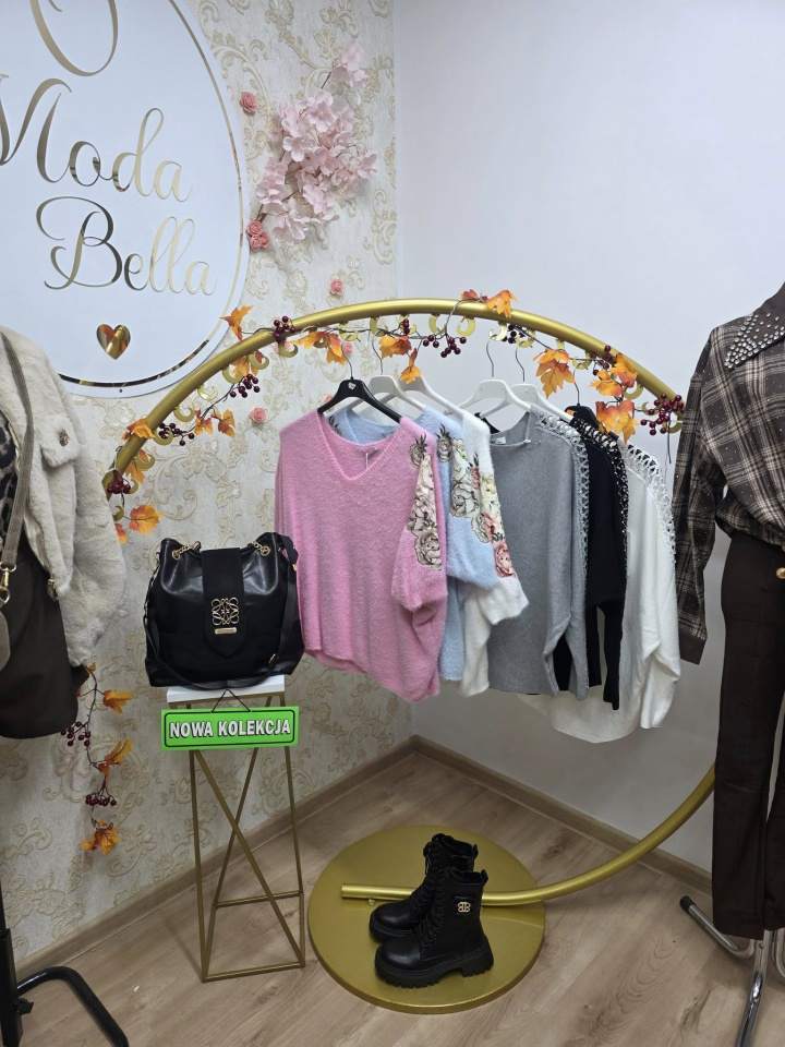 sprzedaż ubrań damskich