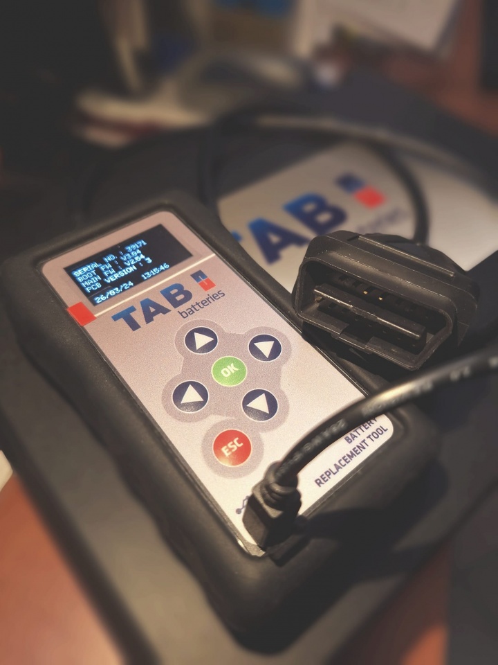 urządzenie do badania akumulatorów