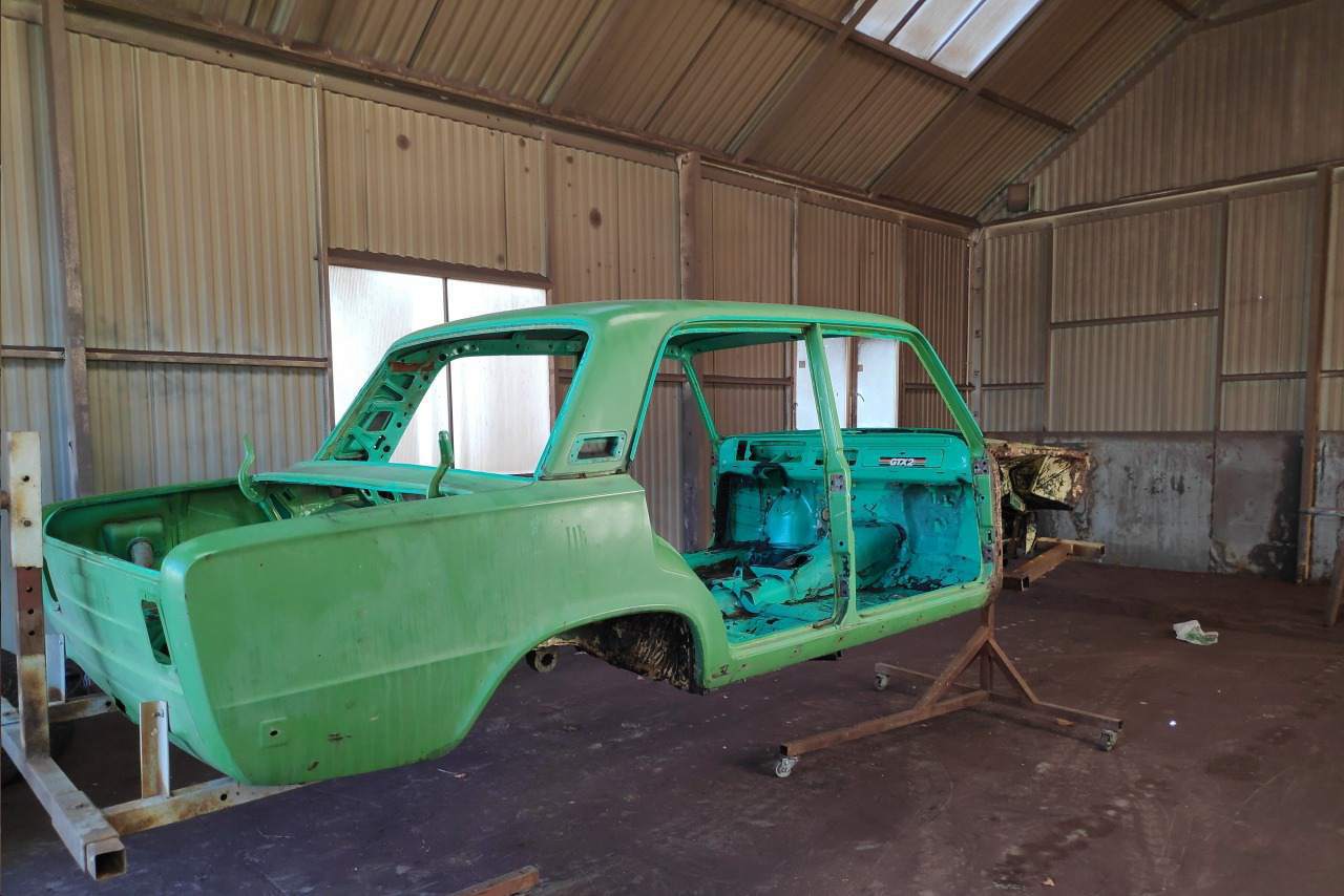 samochód zabytkowy przed