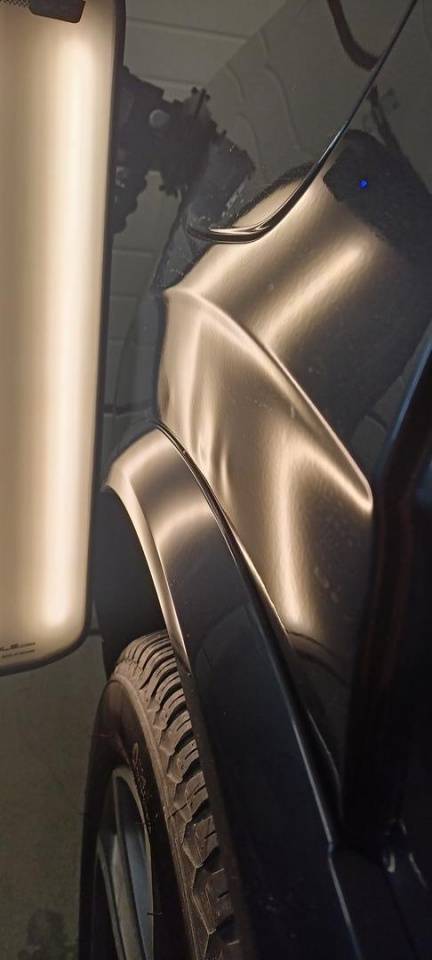 wgniecenie w karoserii