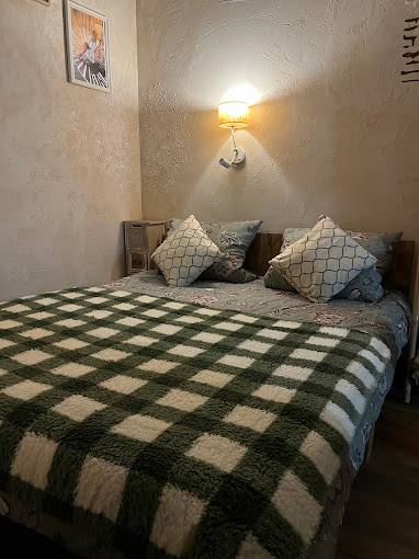 pokój z prywatną łazienką