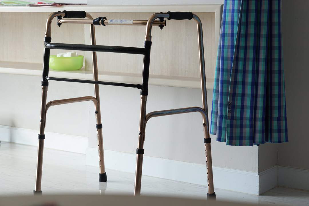 indywidualna opieka domowa nad seniorem