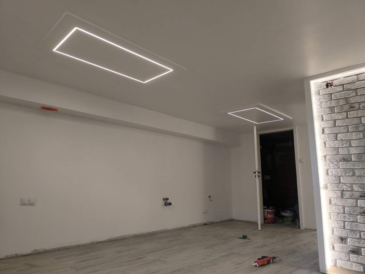 oświetlenie sufitowe