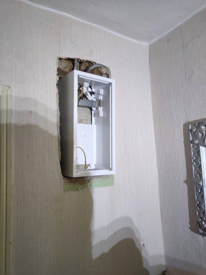 instalacje elektryczne montaż, instalacje elektryczne wymiana, dobry elektryk z uprawnieniami