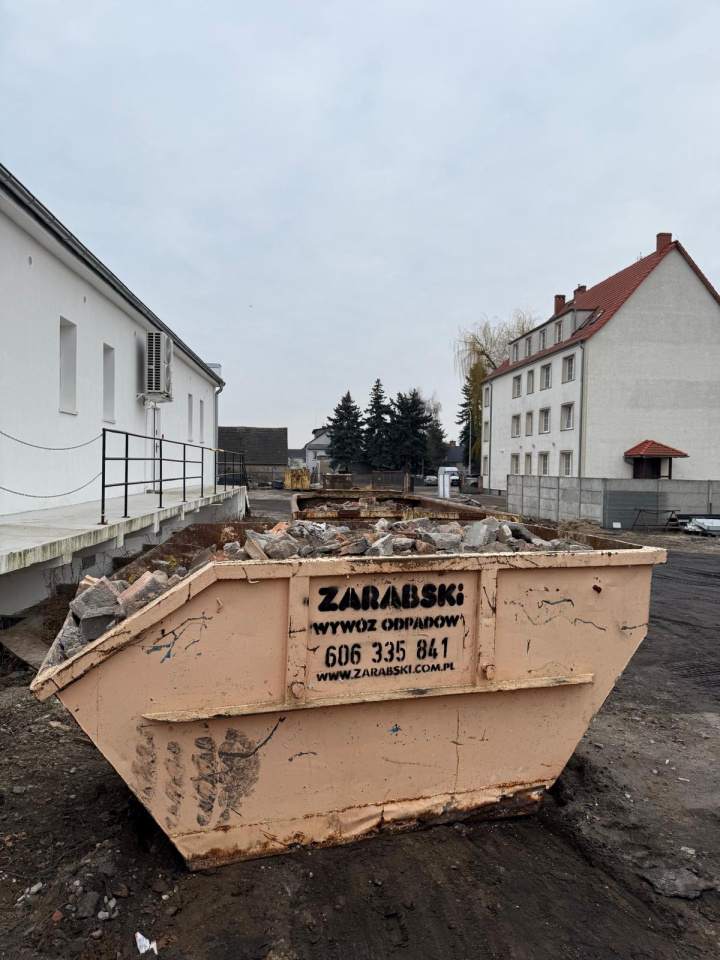 Wynajem kontenerów na gruz