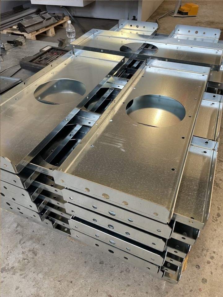 konstrukcje stalowe, usługi spawalnicze, spawanie, laserowe cięcie blach