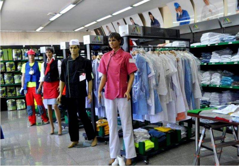 kombinezony, fartuchy, spodnie, akcesoria samochodowe, dywaniki samochodowe, pokrowce