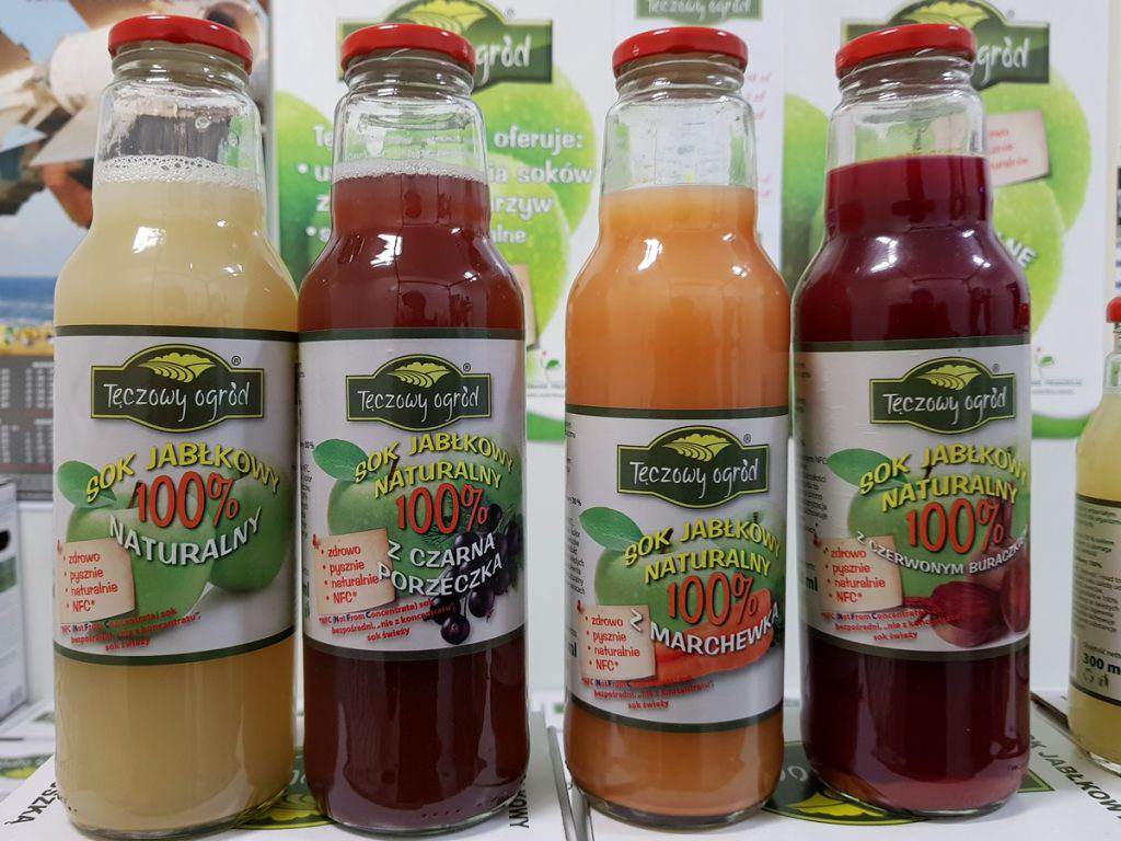 soki w szklanych butelkach