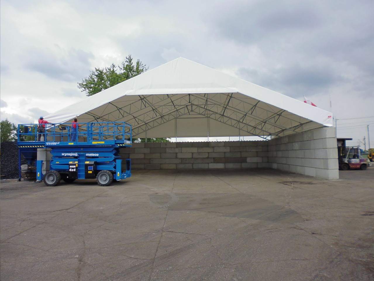dystrybucja namiotów magazynowych