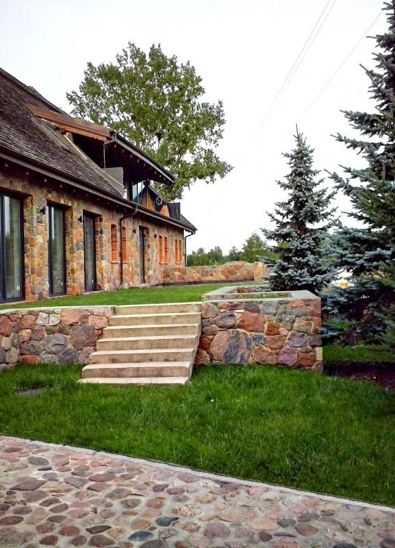 elewacje z kamienia, cegły, piaskowca