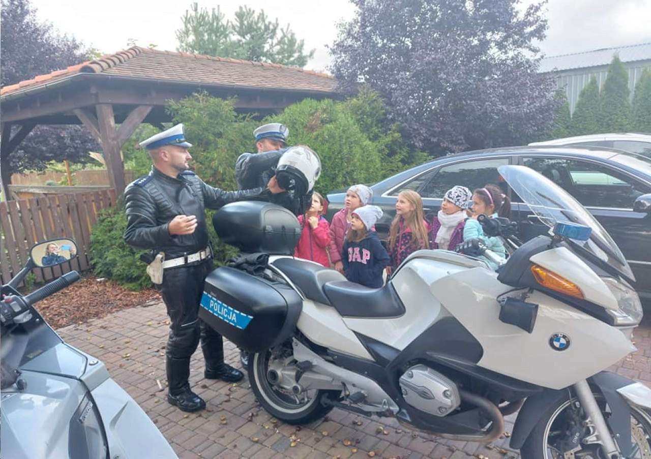 wizyta policjantów