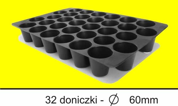 doniczkopaleta do ukorzeniania sadzonek roślin ozdobnych, szkółkarskich oraz truskawek