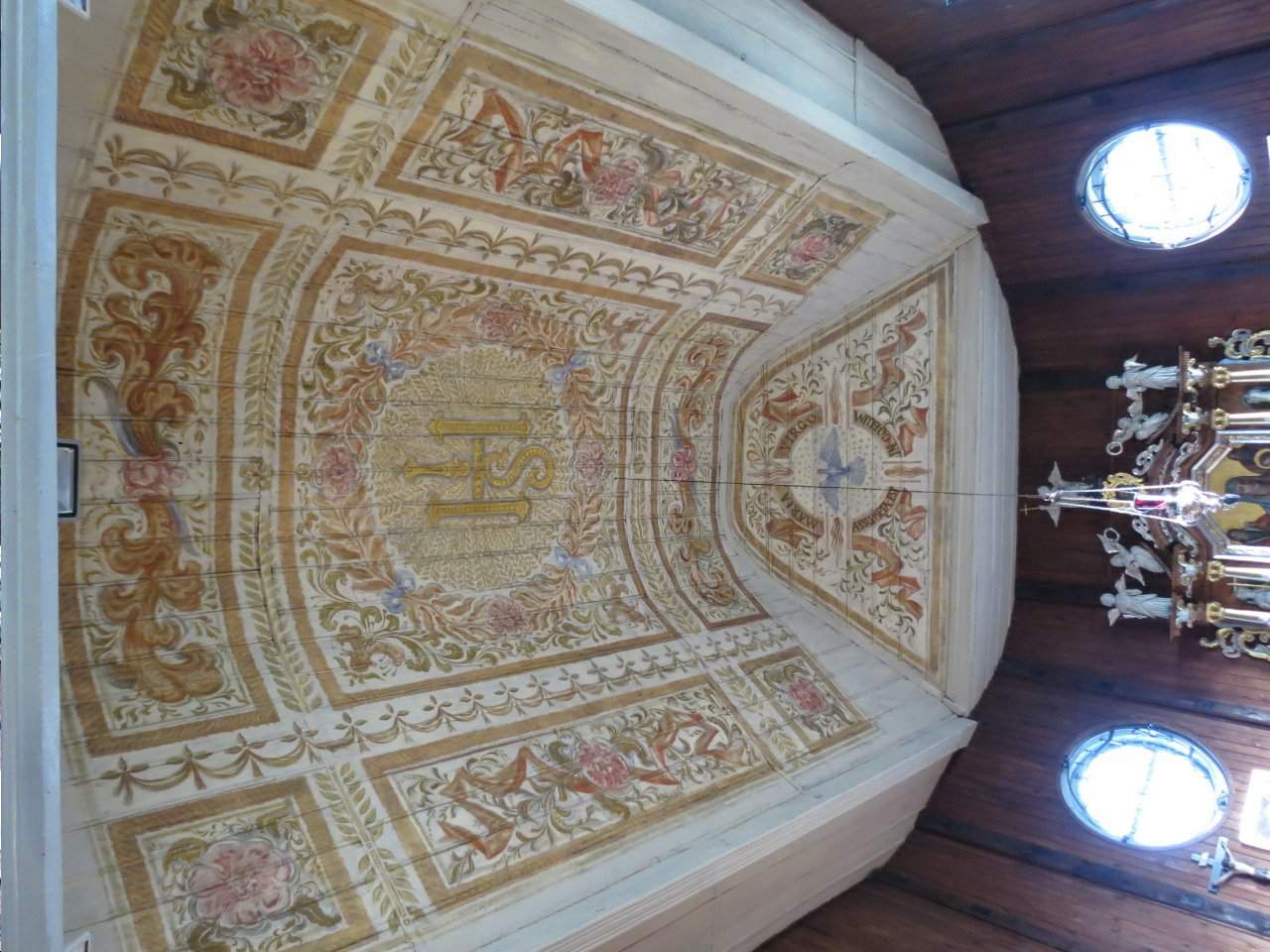 odnawiania malowideł na sufitach w kościołach