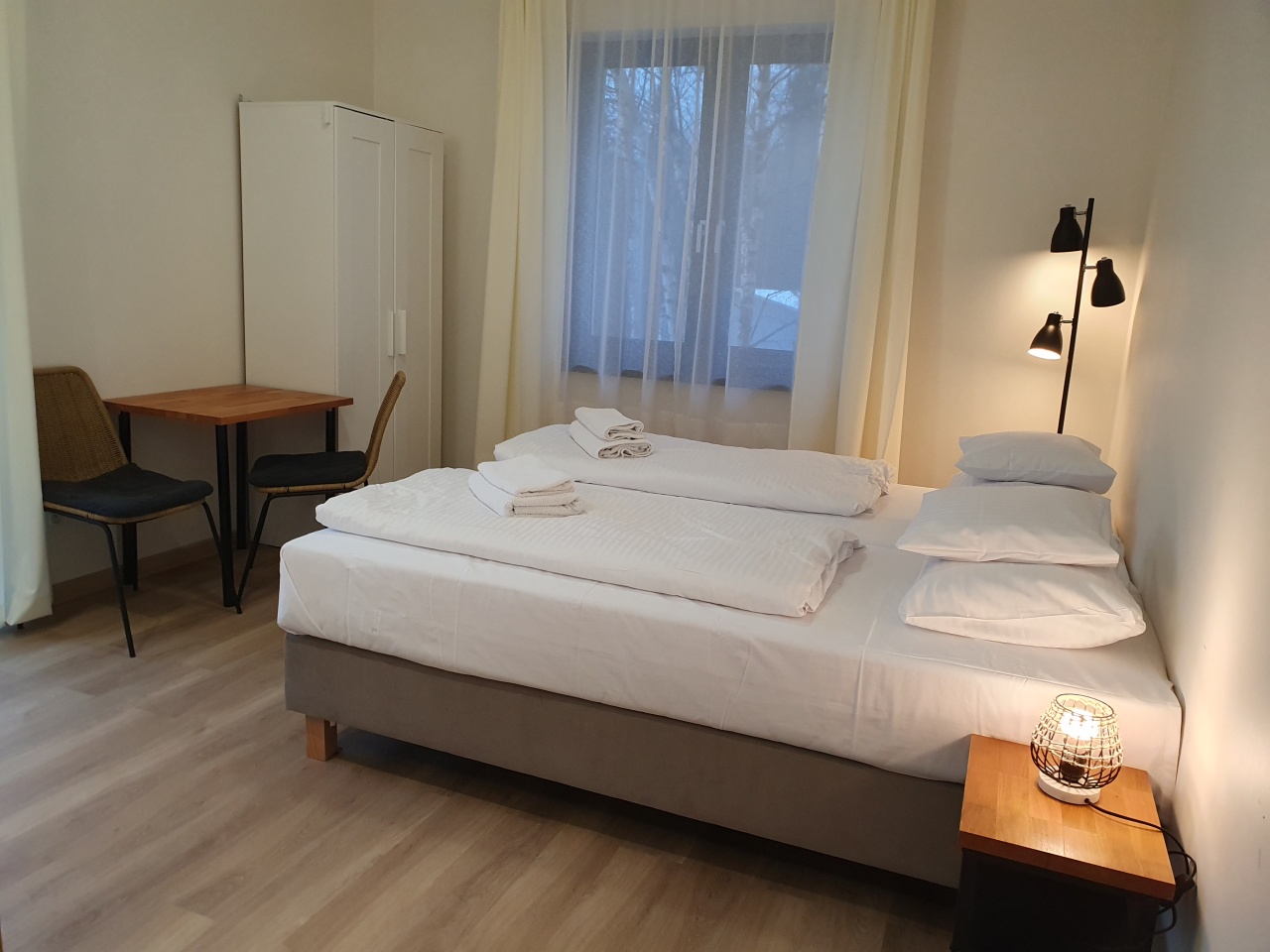 noclegi, pokoje do wynajęcia