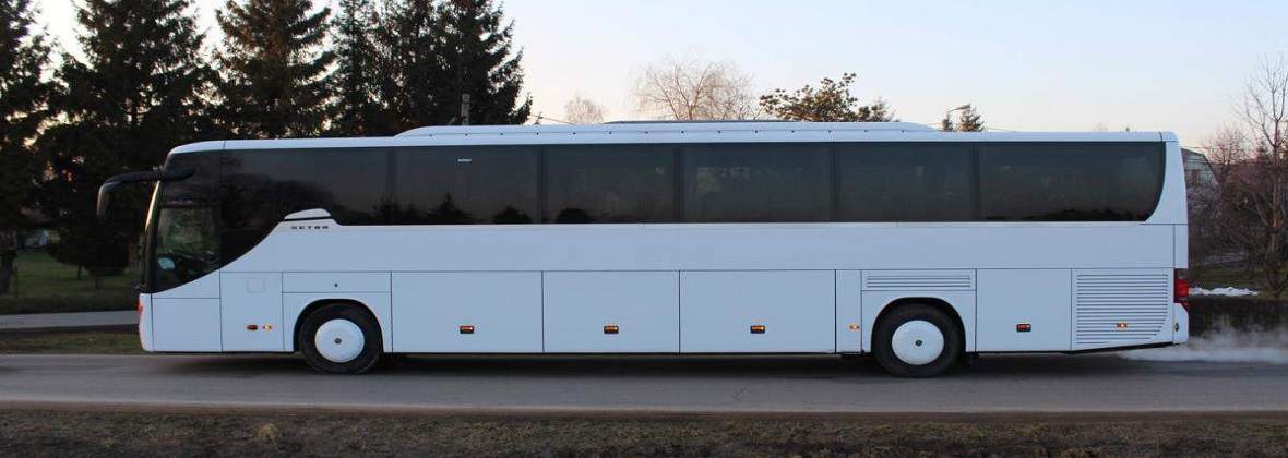 Abrachamowicz Jan. Przewóz osób, wycieczki, autokary