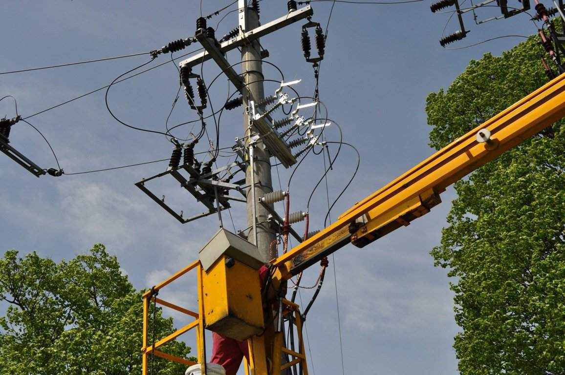 Montaż rozłącznika SN kablownie linii napowietrznej