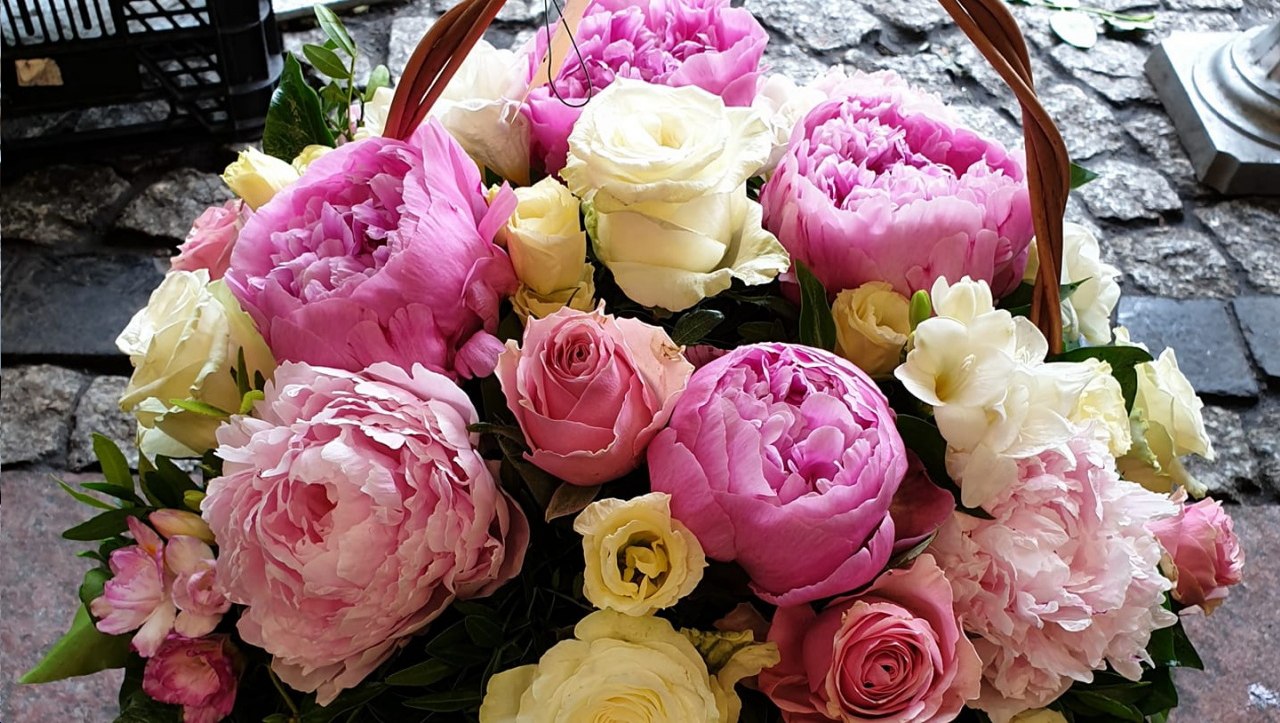 kwiaciarnia, bukiety, boxy kwiatowe, wiązanki