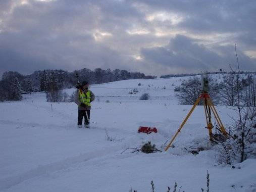 pomiary sytuacyjno-wysokościowe