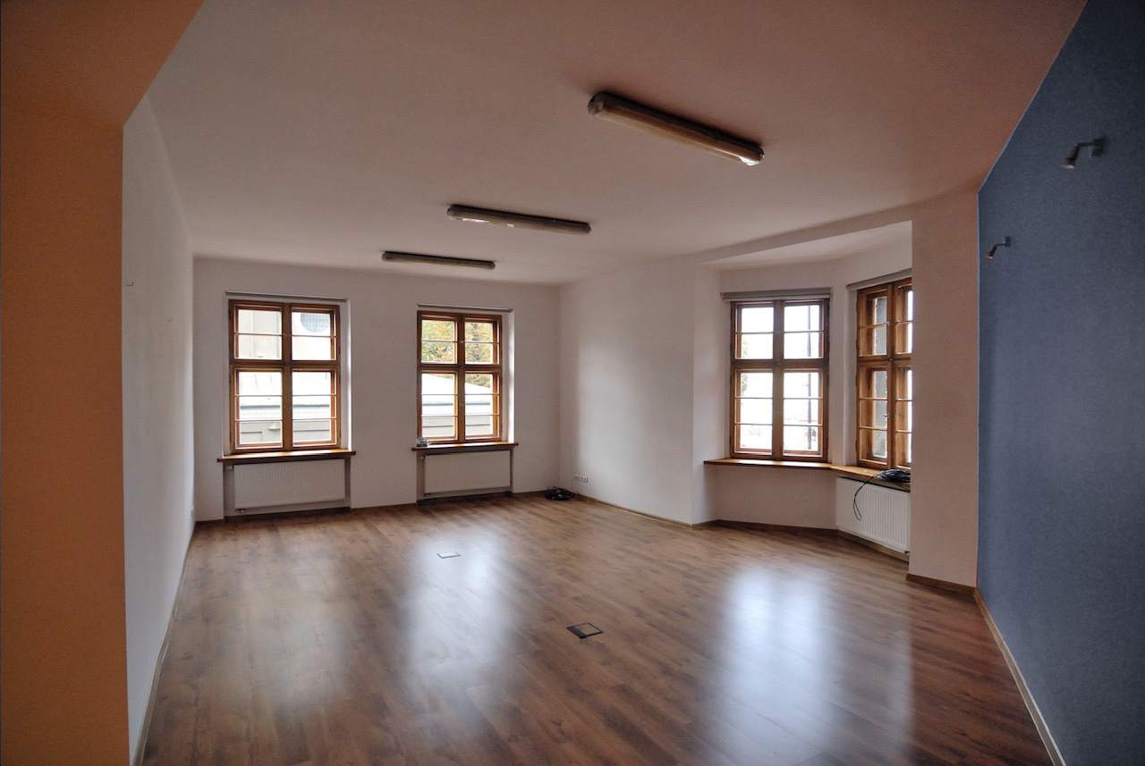 nieruchomości kupno sprzedaż wynajem