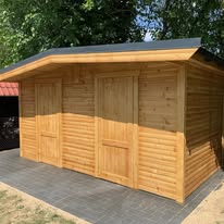 Domek narzędziowy z deski elewacyjnej