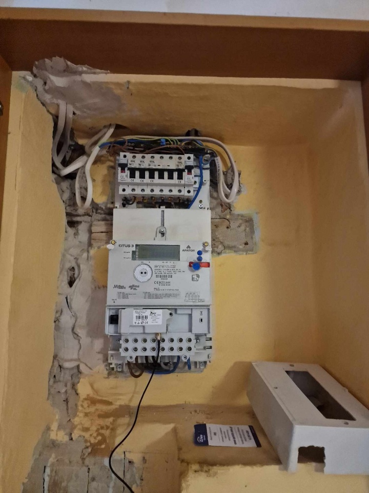 instalacje elektryczne montaż, instalacje elektryczne wymiana, dobry elektryk z uprawnieniami