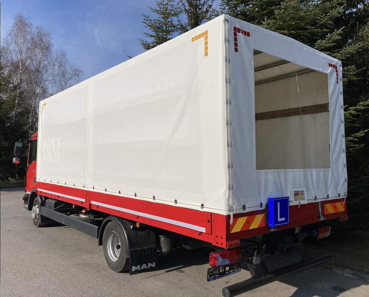 plandeka na samochód