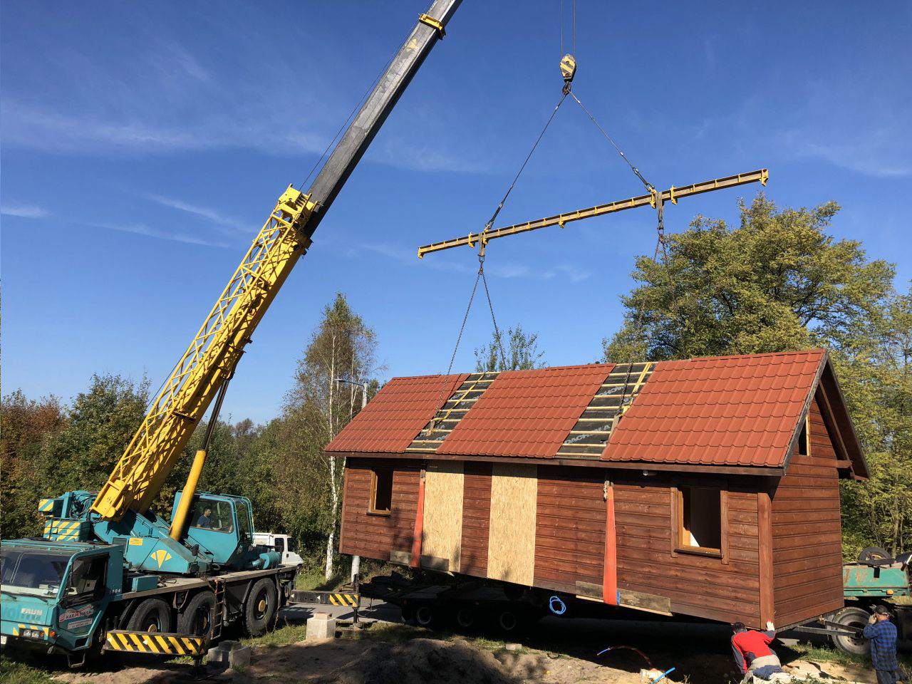 wynajem dźwigów, dźwigi samochodowe