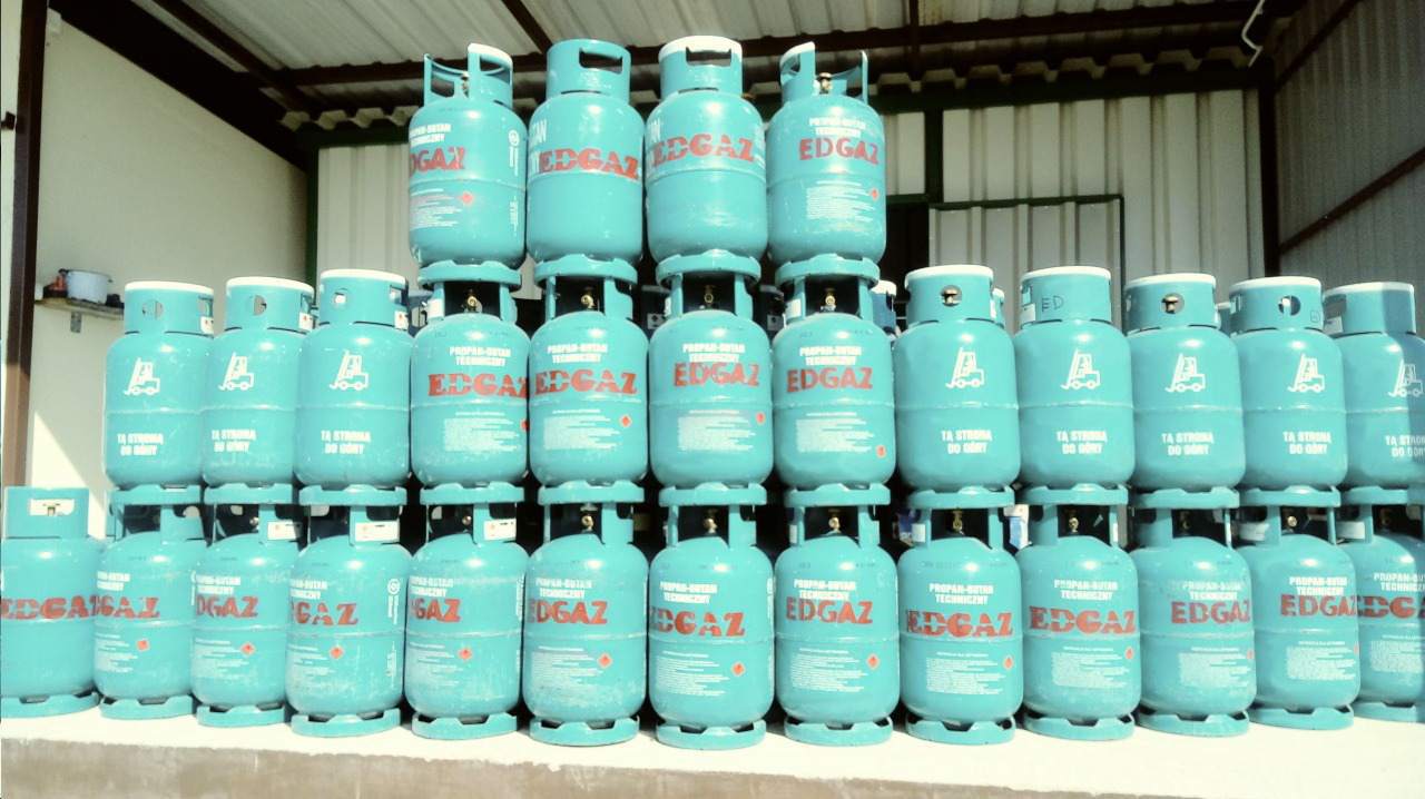 napełnianie gazu w butlach