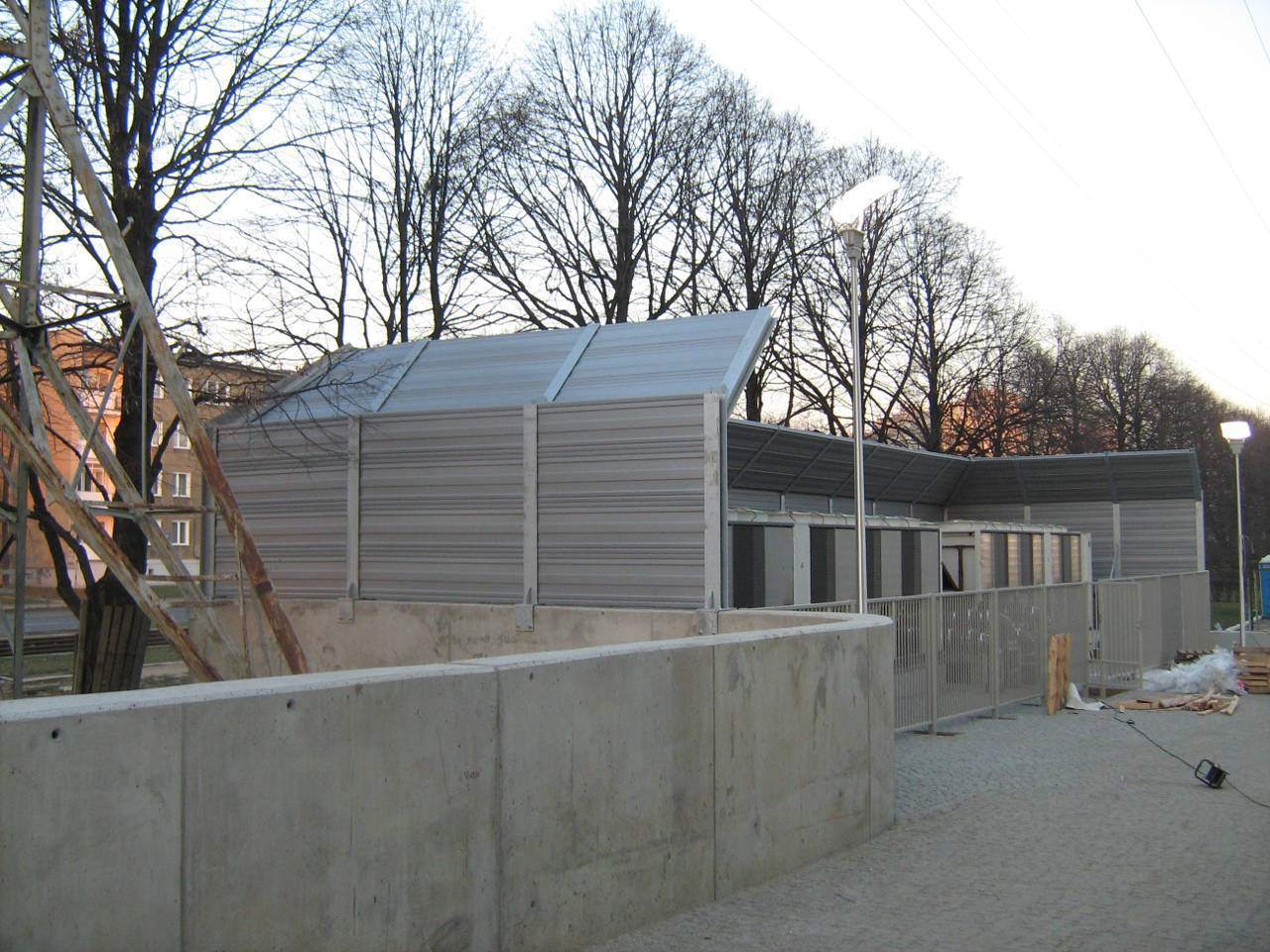 ekran akustyczny agregatów wody lodowej