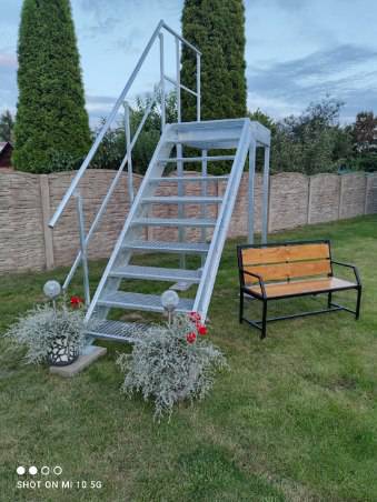 schody metalowe z barierką