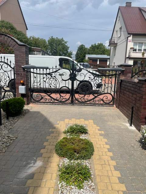 brama wjazdowa z automatyką