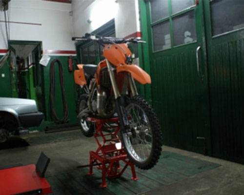 naprawa motocykla typu motocross