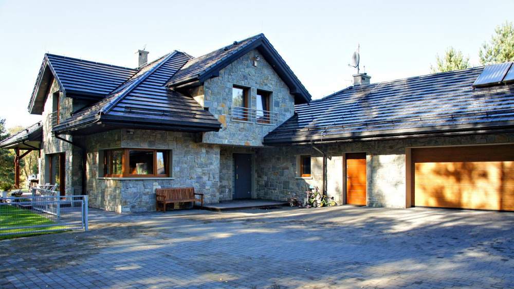 elewacje z kamienia, cegły, piaskowca