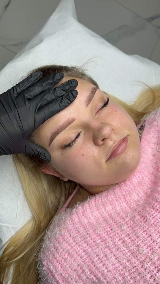 stylizacja brwi, stylizacja rzęs