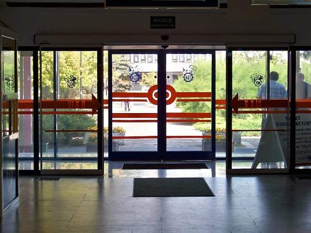 drzwi, serwis drzwi, konserwacja drzwi, naprawa drzwi, drzwi rozsuwane, drzwi rozwierne