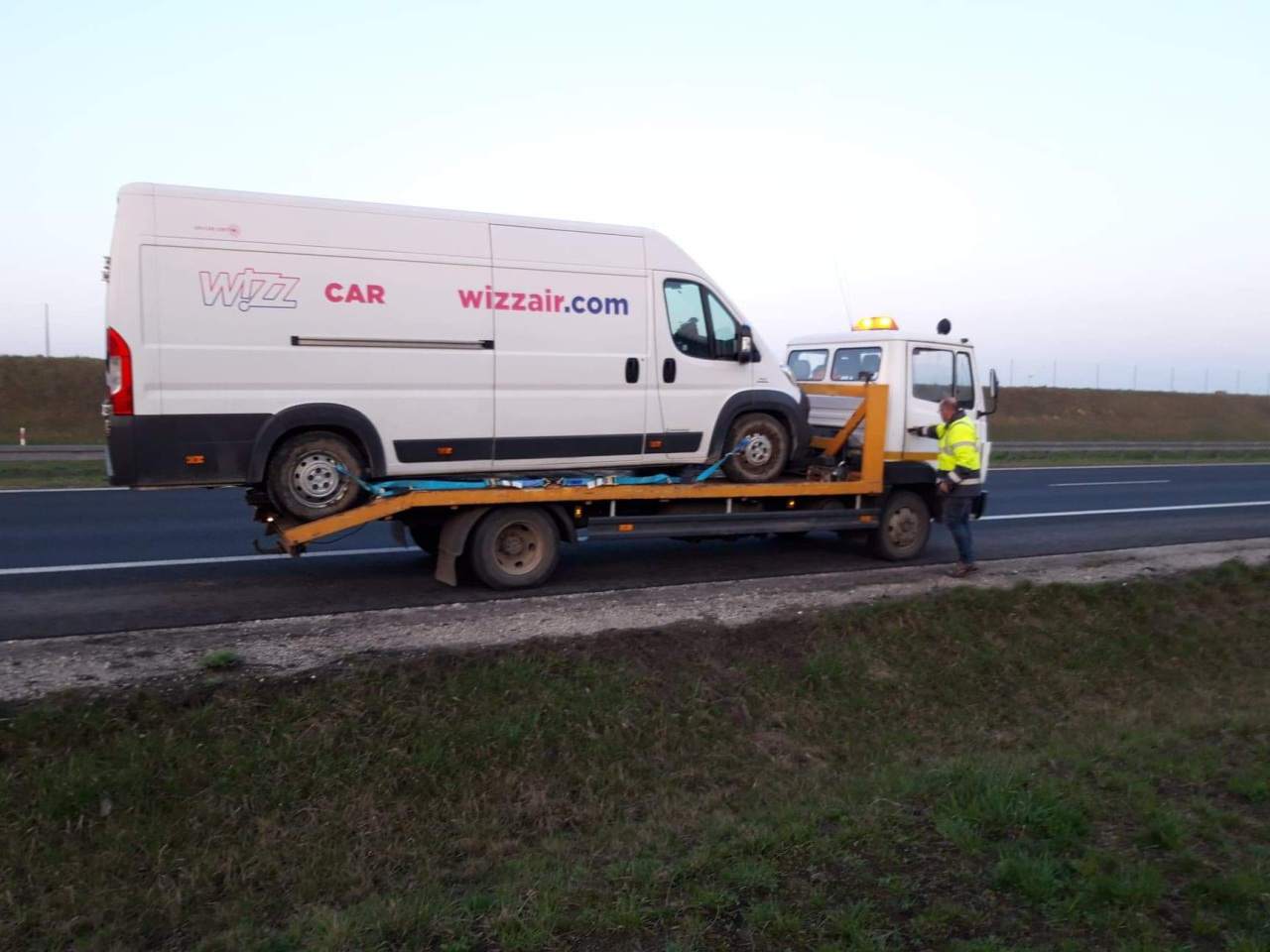 pomoc drogowa wymiana opon kół, autoholowanie serwis opon holowanie samochodów dostawczych