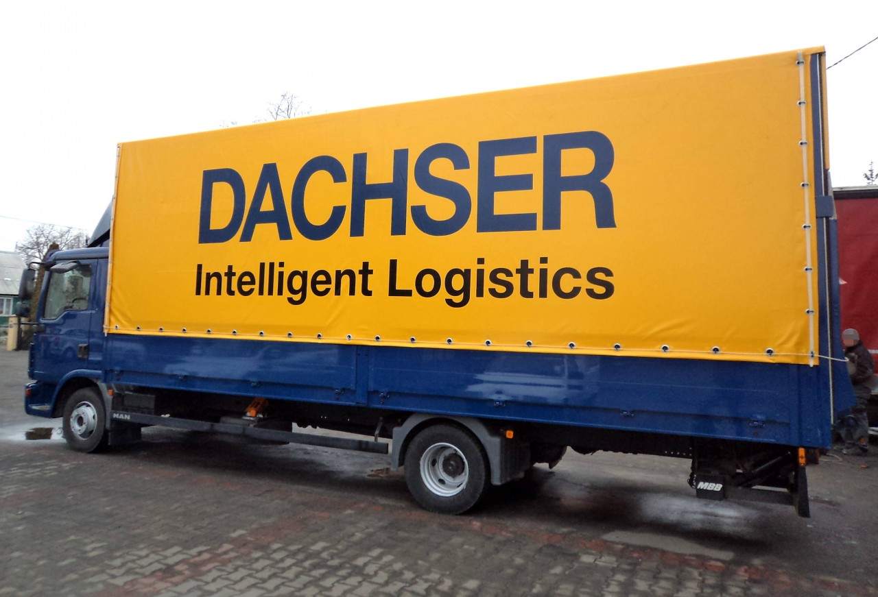 Reklama malowana farbami do plandek, bardzo trwała