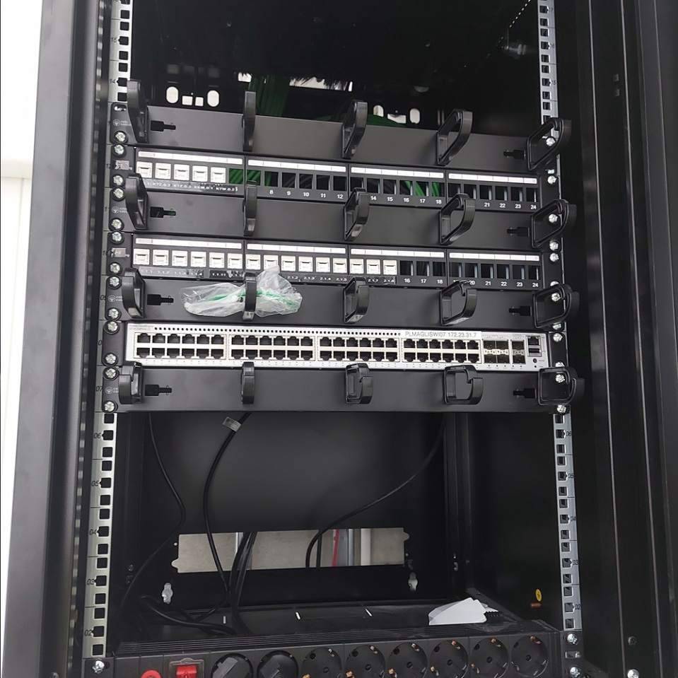 montaż instalacji elektrycznych