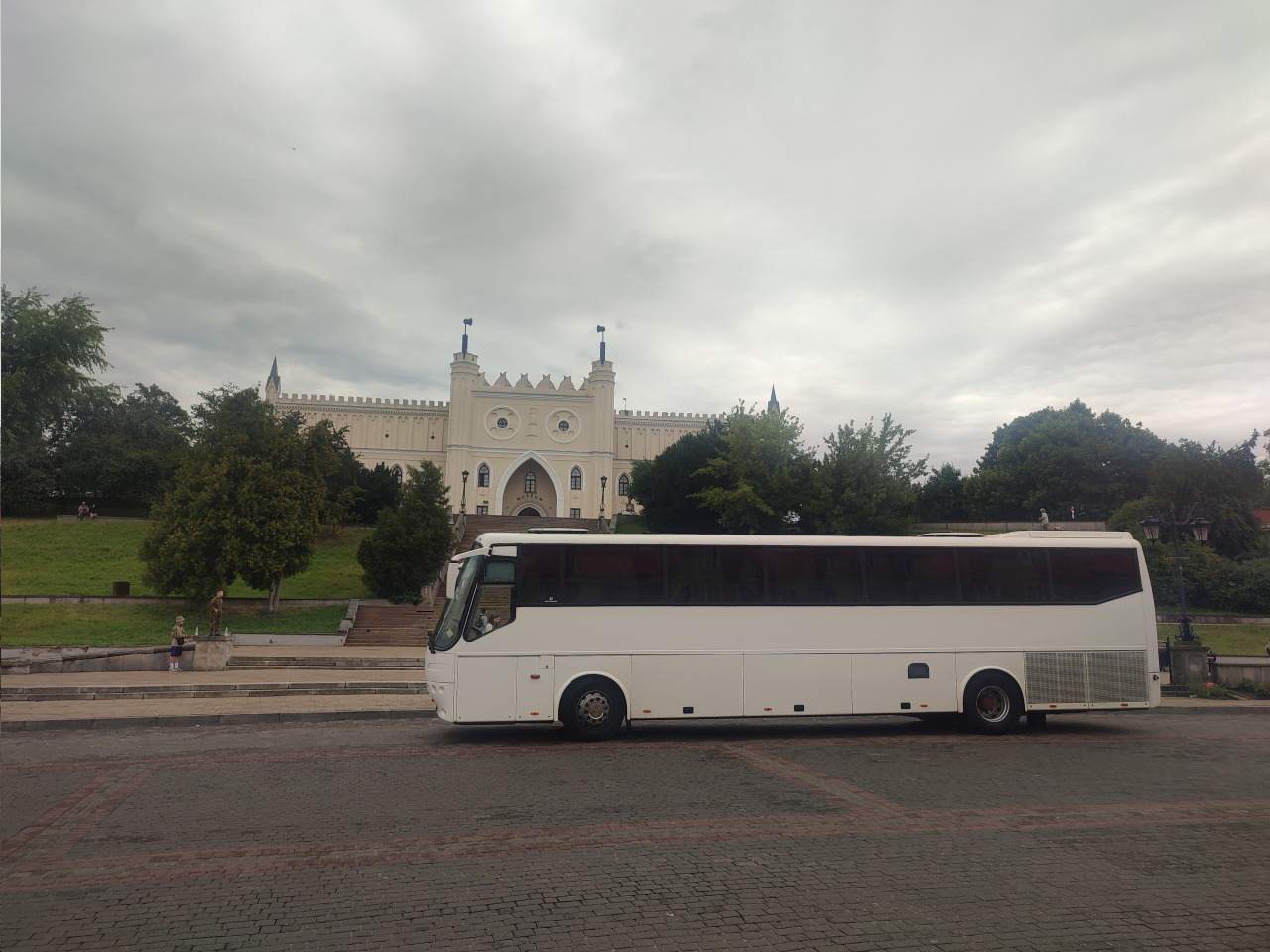 transport autokarami